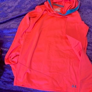 Pink under armour sporty top. Fits like a small